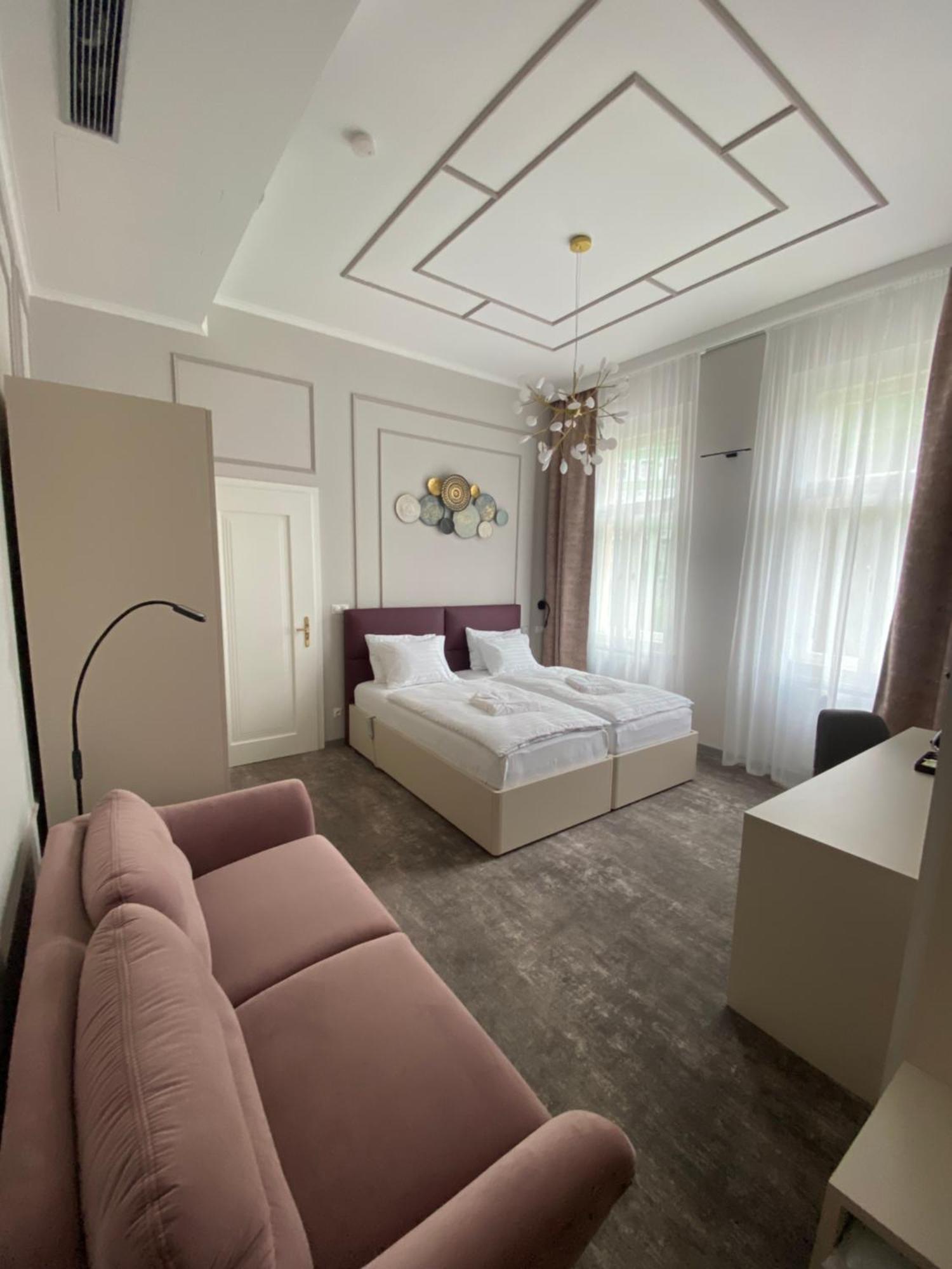 Boutique Hotel Ambiente ****+ Karlovy Vary Exterior foto