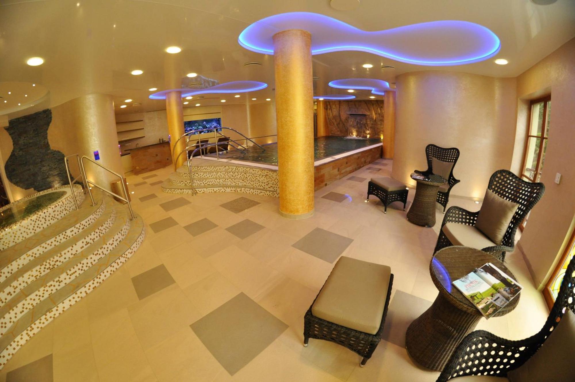 Boutique Hotel Ambiente ****+ Karlovy Vary Exterior foto