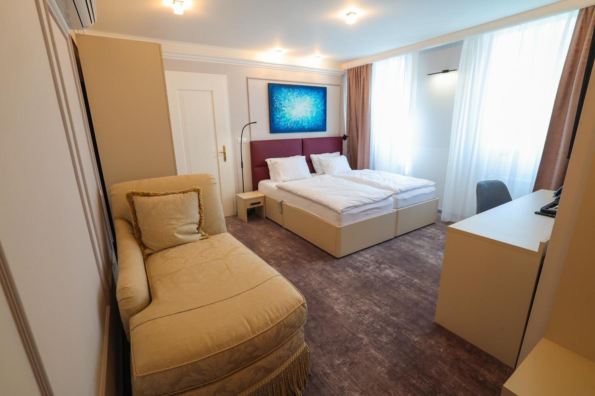Boutique Hotel Ambiente ****+ Karlovy Vary Exterior foto