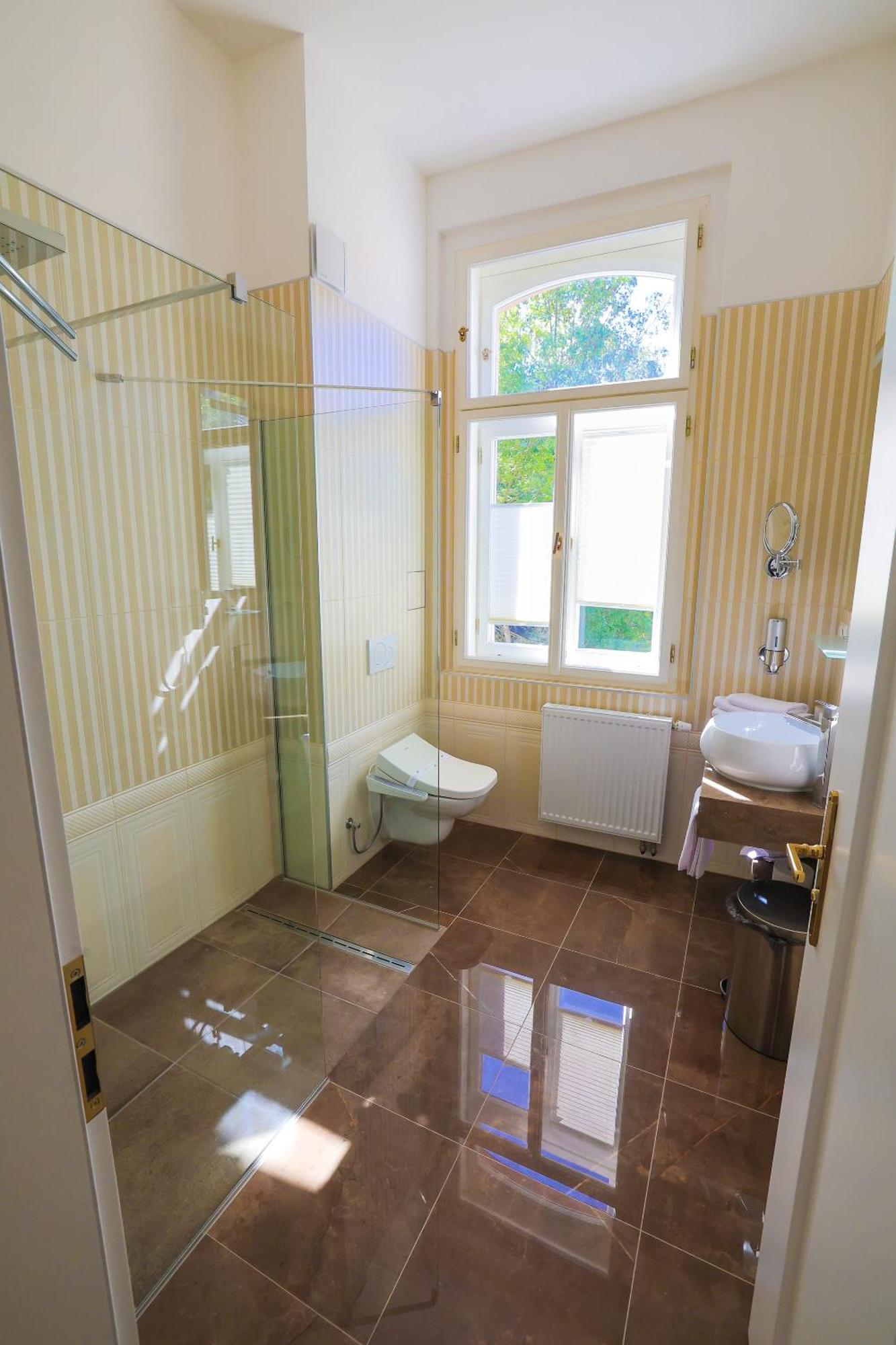 Boutique Hotel Ambiente ****+ Karlovy Vary Exterior foto