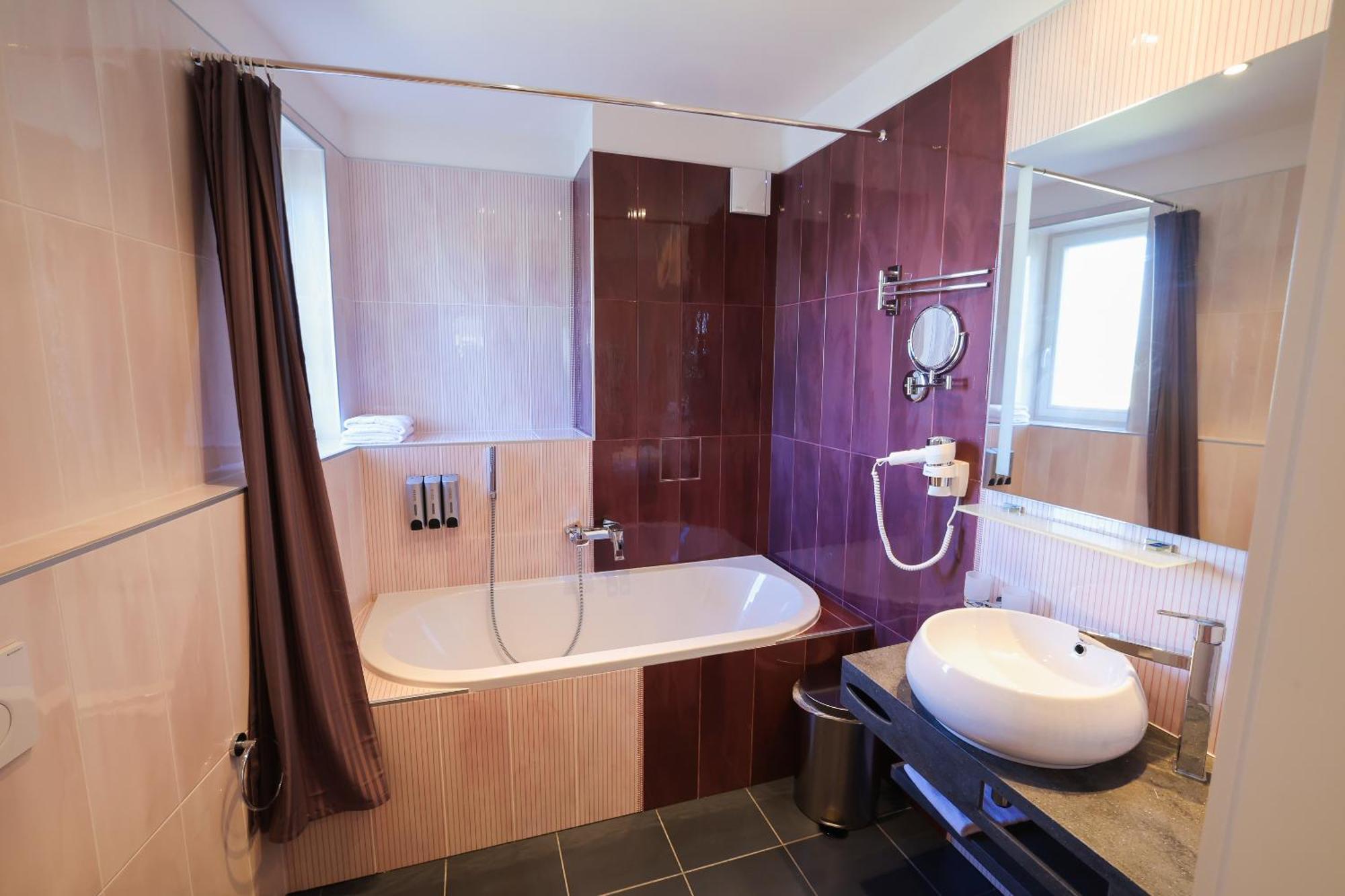 Boutique Hotel Ambiente ****+ Karlovy Vary Exterior foto